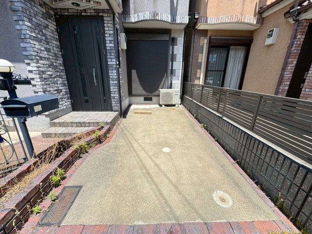 ◆２０２６年５月リフォーム完了◆リビング広々１８帖◆収納豊富◆宇治市伊勢田町中荒の駐車場|駐車場