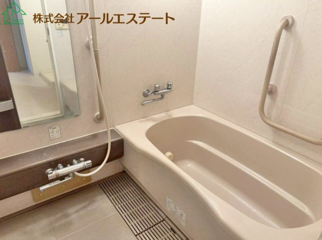 ライフ・デュオ小松　　山陽電鉄網干線「広畑駅」徒歩9分の浴室
