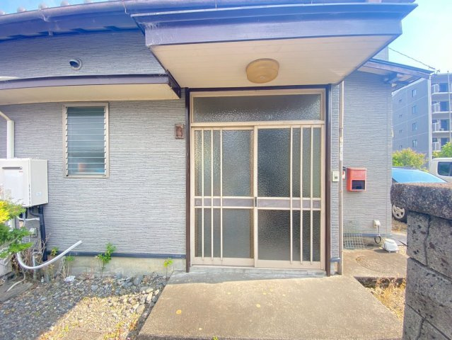 中古戸建のエントランス