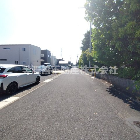 ６７０２４　岐阜市福光西３丁目土地の前面道路含む現地写真