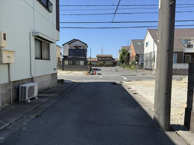 名古屋市緑区東神の倉２丁目の新築一戸建の前面道路含む現地写真