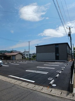 【駐車場】 | スリール | 駐車場完備です