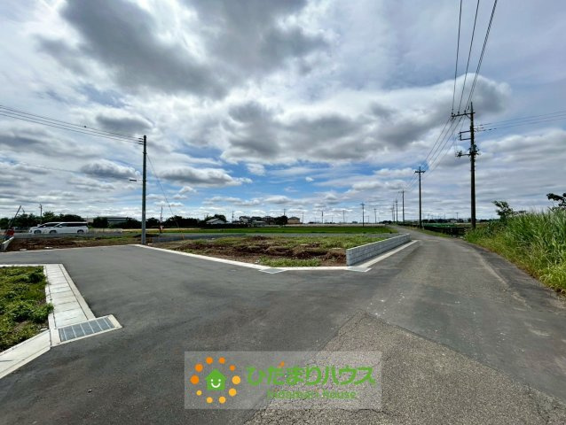 加須市北下新井第6　新築一戸建て　05　クレイドルガーデンの前面道路含む現地写真|2026/06/06　撮影