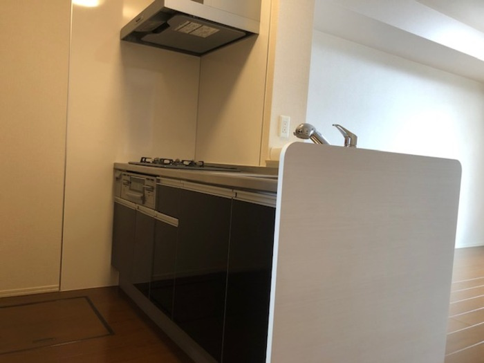 ファシリオンのキッチン|同物件の別号室のお部屋です。現況を優先とします。