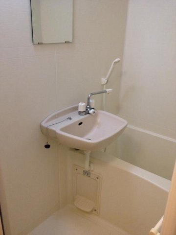 レオパレスコトブキ　Ｃの浴室