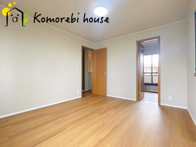 さいたま市見沼区東大宮1丁目　中古戸建の寝室|広くて明るい寝室
