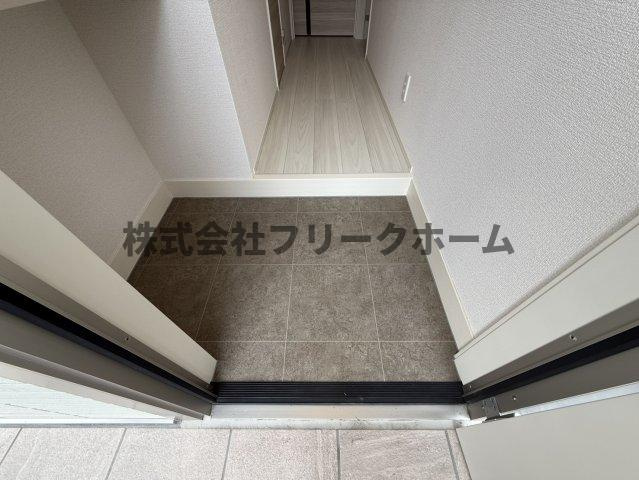 小金井市前原町２丁目のアパートの玄関