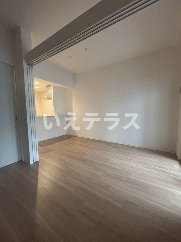 セレニテ神戸駅前アリエの洋室