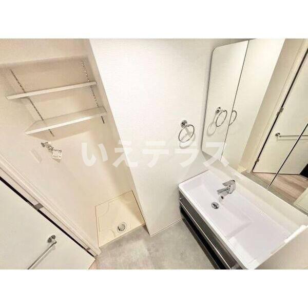 セレニテ神戸駅前アリエの洗面所