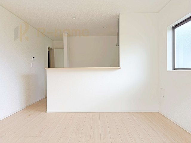 古河市大山第8　新築戸建て　1号棟のキッチン|リビングで遊ぶお子様にも目が届くカウンターキッチン！