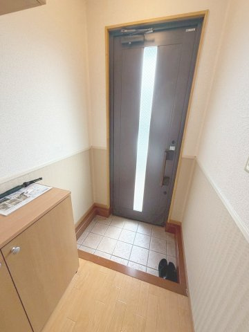 光明町シティハイツの玄関