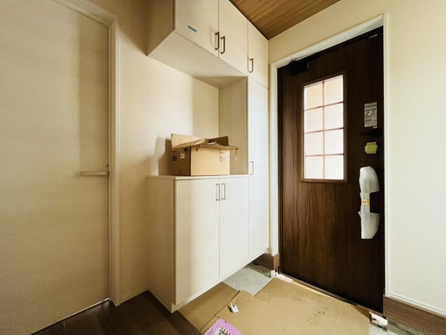 刈谷市井ヶ谷町中切18-1『仲介手数料無料』新築一戸建て・建売の玄関