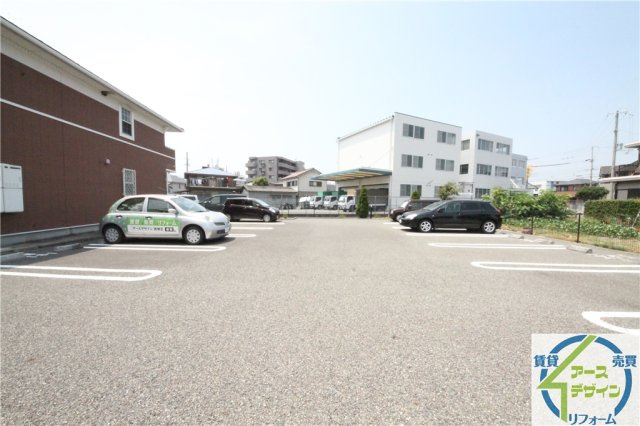 ｋｌａｒ　ｆｒｉｅｄｅ　Bの駐車場