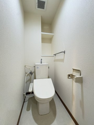 久留米市荘島町の賃貸マンションのトイレ|落ち着いたトイレです