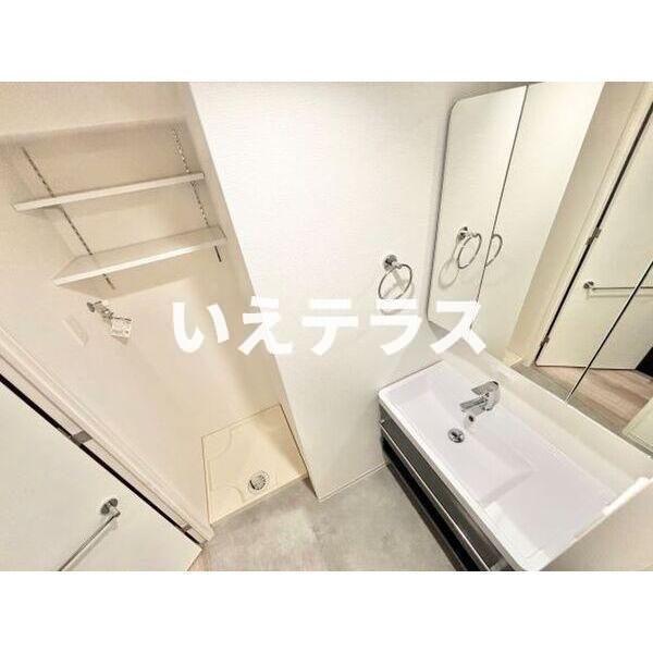 セレニテ神戸駅前アリエの洗面所