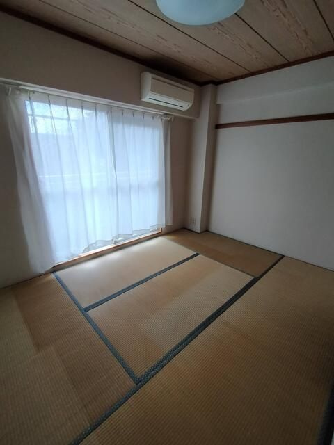 伊藤ビルの寝室