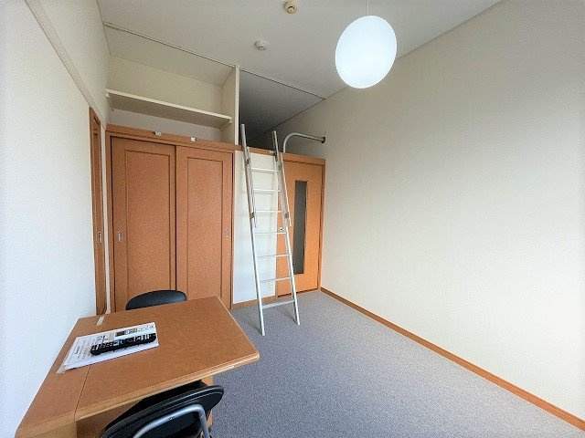 レオパレスメイクリポーズの寝室