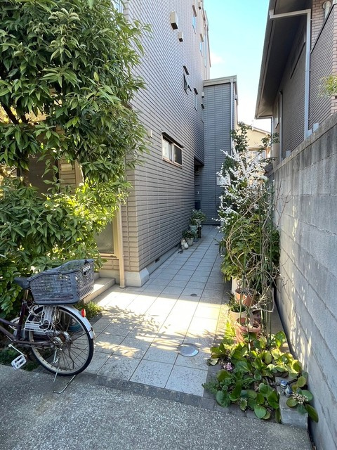アルコーブのエントランス