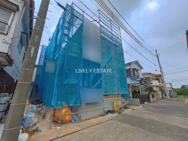 越谷市大字大道 新築分譲住宅の前面道路含む現地写真