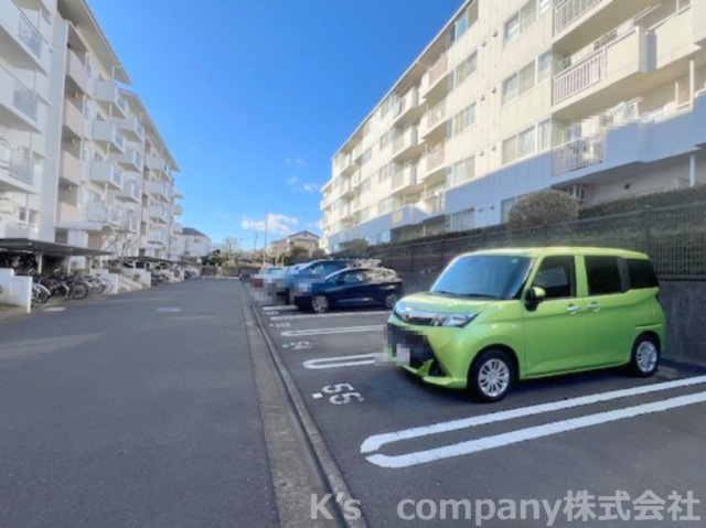 茅ヶ崎市香川1丁目　ライトタウン茅ヶ崎4号棟の駐車場|駐車スペース◇