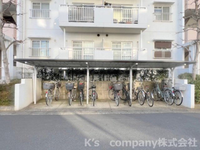 茅ヶ崎市香川1丁目　ライトタウン茅ヶ崎4号棟の駐輪場|駐輪スペース◇