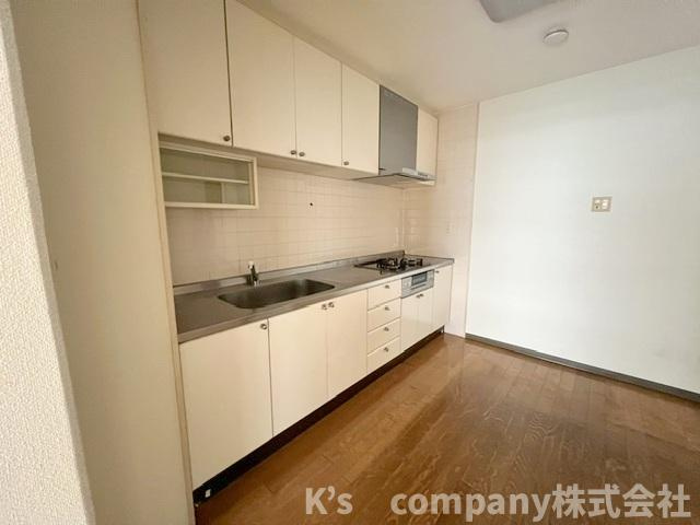 茅ヶ崎市香川1丁目　ライトタウン茅ヶ崎4号棟のキッチン|吊戸棚収納が充実しているシステムキッチン☆