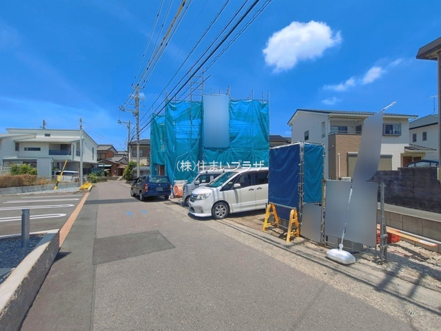 仲介手数料無料）一宮市西五城２４番A号棟の前面道路含む現地写真