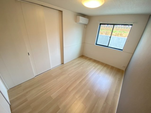 【洋室】 | ※同タイプの写真となります。