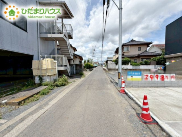 【前面道路含む現地写真】 | 水戸市渡里町4期　新築戸建 | 車通りが少なく、お車の運転が苦手な方でも安心です