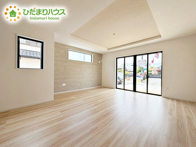 【居間・リビング】 | 水戸市渡里町4期　新築戸建 | 開放感あるLDKを確保！家族が集まるリビングはゆったり過ごしリフレッシュする場として居心地の良い空間にしたいですね。