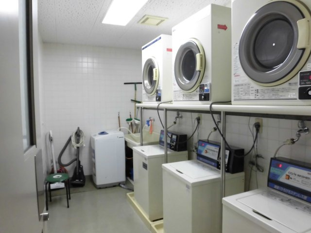 プチモンド熱海のその他共用部分|コインランドリー