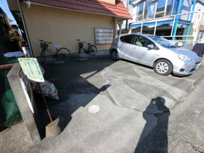 【駐車場】