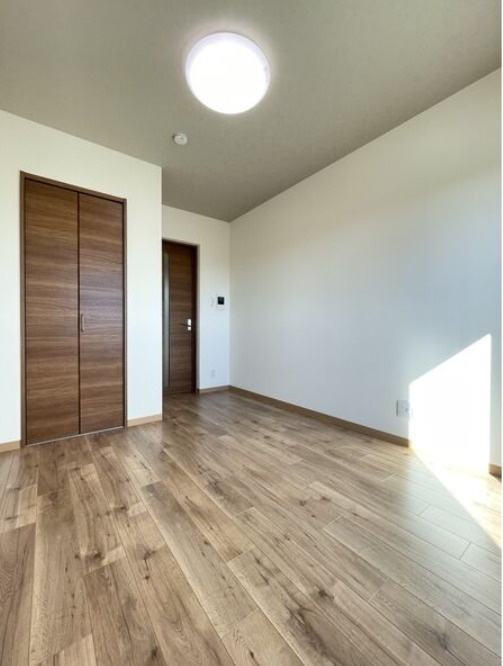 グランテラス八田駅前の居間・リビング