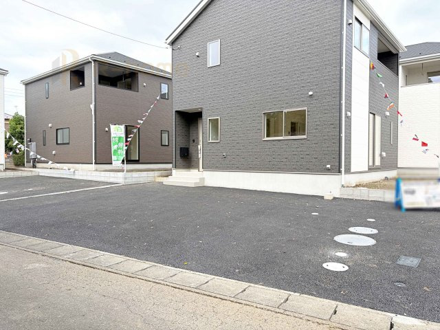 古河市大山第8　新築戸建て　2号棟の駐車場|カースペースは2台お停めいただけます♪
