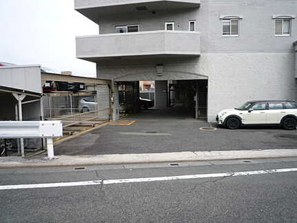 矢野ロジュマンの駐車場