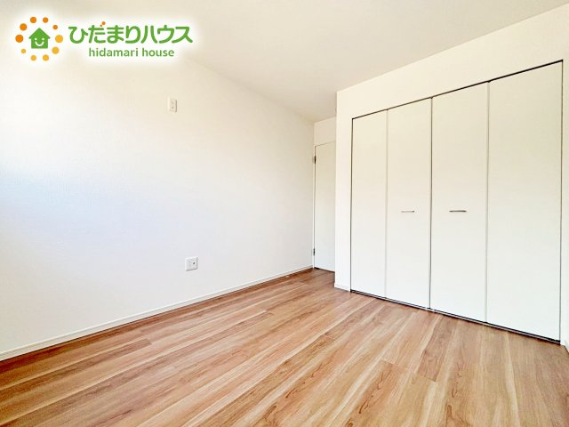 【洋室】 | ひたちなか市高場6期　新築戸建　1号棟 | 机にベットを置けば子供部屋の完成です！