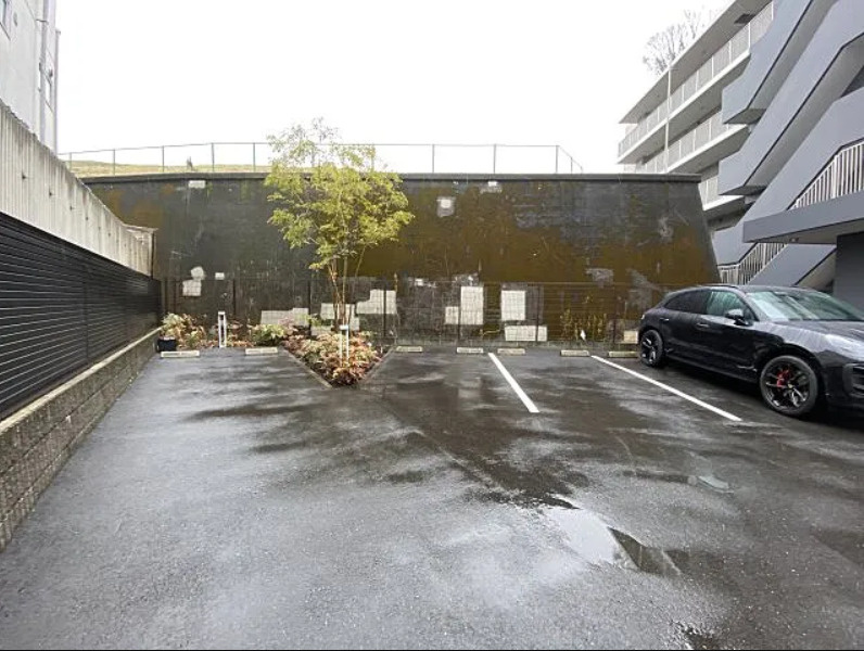 ルフォンプログレ赤羽の駐車場