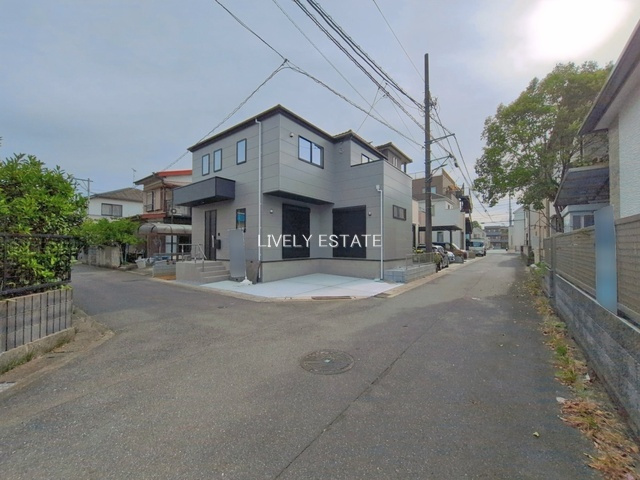 草加市青柳8丁目 新築分譲住宅の前面道路含む現地写真