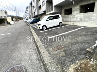 【駐車場】 | 車をお持ちの方に嬉しい駐車場付きの物件です