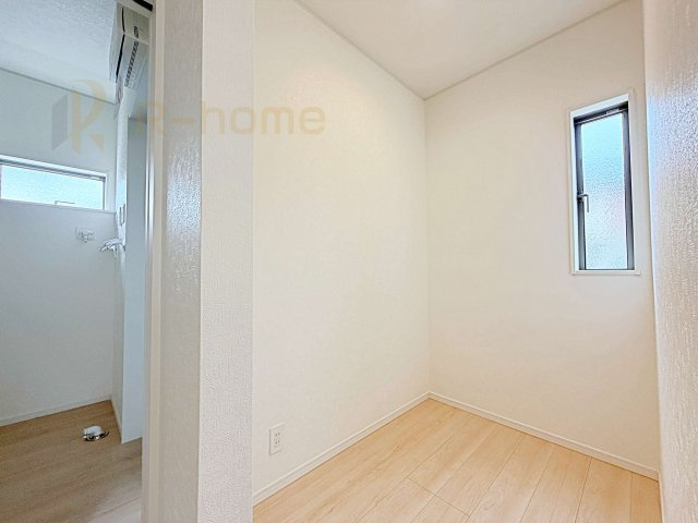古河市大山第8　新築戸建て　3号棟の収納|キッチンにはパントリーを設置！キッチン回りの整理整頓の悩みも解決♪