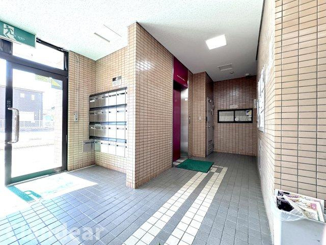 マック梅島コートのロビー|ドキドキの新生活も、安心してスタート。ぴったりの住まいを見つけませんか？クランディアが一緒に住まい選びをサポートします‼　まずは、お気軽にお問合せください　＃クランディア