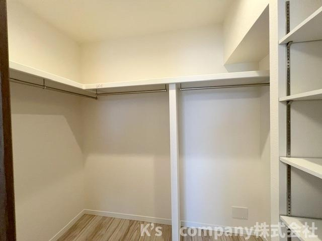 茅ヶ崎市中海岸3丁目　ライオンズマンション茅ヶ崎サザンビーチの収納|洋室７帖のウォークインクローゼット☆