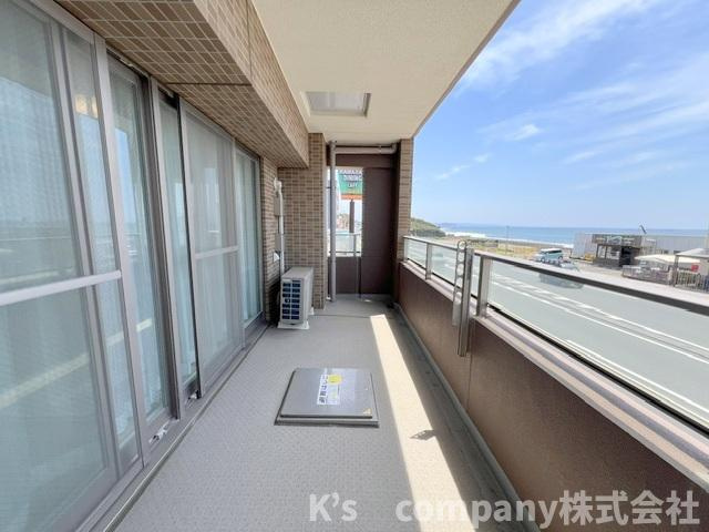 茅ヶ崎市中海岸3丁目　ライオンズマンション茅ヶ崎サザンビーチのバルコニー|南側のワイドバルコニー☆