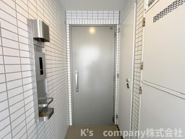 茅ヶ崎市中海岸3丁目　ライオンズマンション茅ヶ崎サザンビーチの玄関|玄関周辺スペース◇