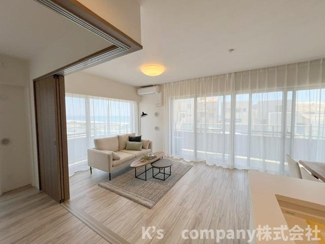 茅ヶ崎市中海岸3丁目　ライオンズマンション茅ヶ崎サザンビーチの居間・リビング|キッチン側から見たリビングスペース◇