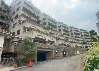 【構造・工法・仕様】 | プリシード本厚木 | ＲＣ造、Reinforced Concreteは直訳すると補強されたコンクリートです。主に柱や梁・床・壁が鉄筋とコンクリートで構成おり、鉄筋を組んだ型枠にコンクリートを流し込んで固めたものを指します。