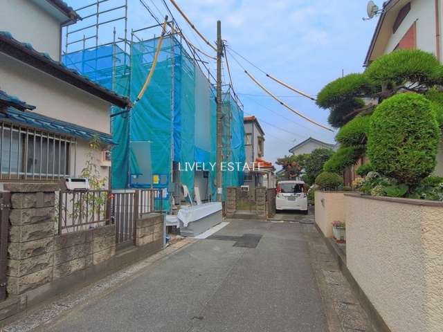 草加市青柳3丁目 新築分譲住宅 の前面道路含む現地写真