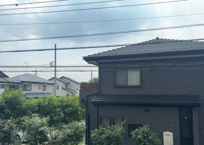 【展望】 | レヴィールファミリア上溝 | 眺望の良さを楽しめるダイニングキッチンで家族団らんの時間を過ごしてはいかがでしょうか。バルコニーから見える景色を家族で眺める時間は、時間が経つのを忘れてしまいそうですね。是非、現地を見に行きましょう！