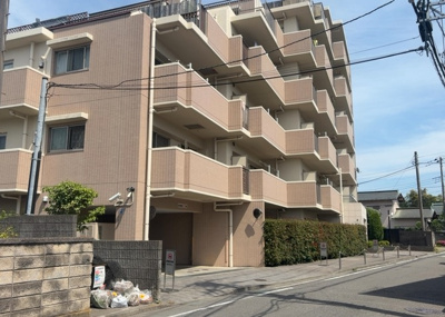 【外観】 | レヴィールファミリア上溝 | マンションの外観は非常に重要なポイントです！外観の善し悪しは資産価値に大きな影響を与えます。外観のいいマンションを購入することで、高値で売却がしやすく、買い手が見つかりやすいというメリットがあります。