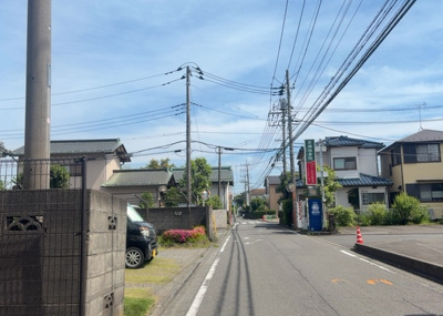 【展望】 | レヴィールファミリア上溝 | 眺望の良さを楽しめるダイニングキッチンで家族団らんの時間を過ごしてはいかがでしょうか。バルコニーから見える景色を家族で眺める時間は、時間が経つのを忘れてしまいそうですね。是非、現地を見に行きましょう！